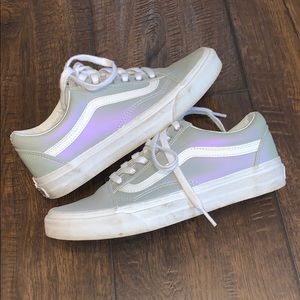 Holographic Vans